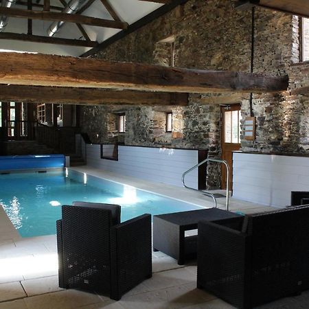 Le Manoir De La Vieille Douve Bed & Breakfast Bourg-d'Ire Eksteriør bilde