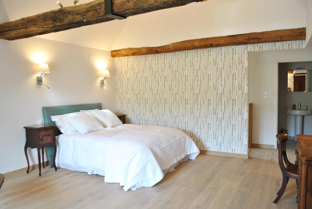 Le Manoir De La Vieille Douve Bed & Breakfast Bourg-d'Ire Rom bilde