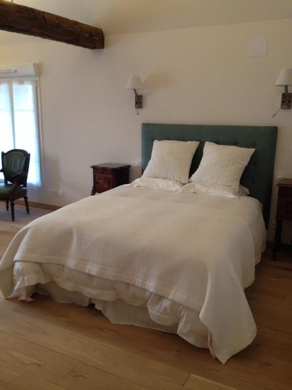 Le Manoir De La Vieille Douve Bed & Breakfast Bourg-d'Ire Rom bilde